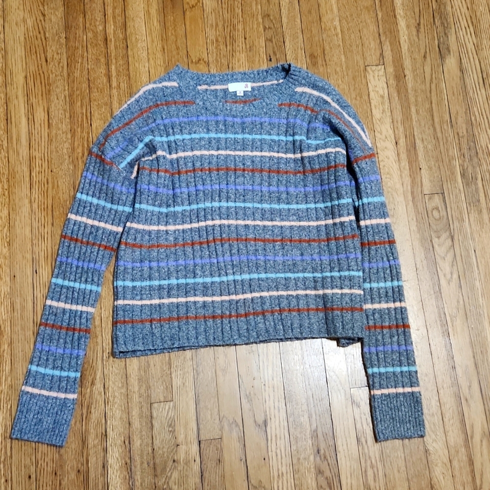 So Kohls sweater grey and striped
